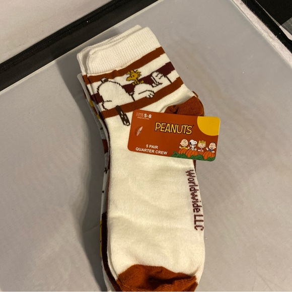 Snoopy peanuts crew socks 5 pairs - Picture 3 of 6